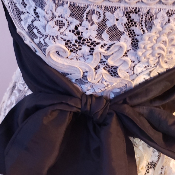 Betsy Johnson dress - Picture 6 of 8